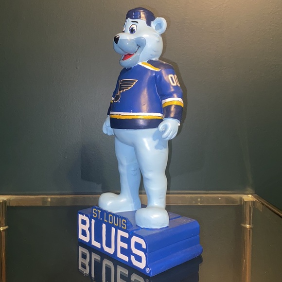 ST LOUIS BLUES “LOUIE” MASCOT STATUE - Picture 2 of 7